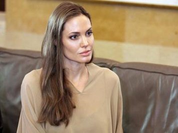 Angelina Jolie hat sich beide Brüste amputieren lassen.