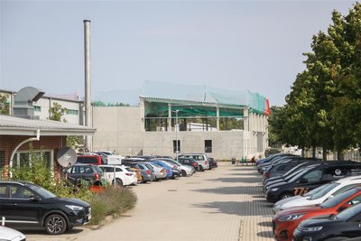 Zurzeit wird eine eine Produktionshalle in Hartmannsdorf gebaut. Mit der Fertigstellung im nächsten Jahr soll auch das 140-Jahr-Jubiläum gefeiert werden.