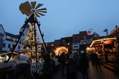 Jeden Tag genießen viele Menschen den Advent auf dem Christmarkt in Freiberg.
