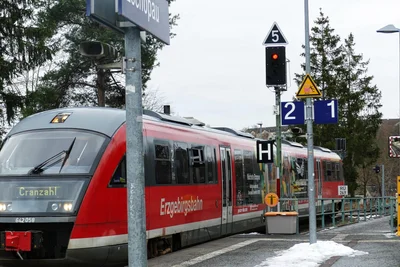 Auf der Strecke Chemnitz – Annaberg-Buchholz will die Erzgebirgsbahn ab Mittwoch zumindest vormittags in beiden Richtungen weiter im Stundentakt fahren.