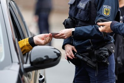 Nach Zahlung der geforderten Geldstrafen durften die Männer ihre Reise fortsetzen.