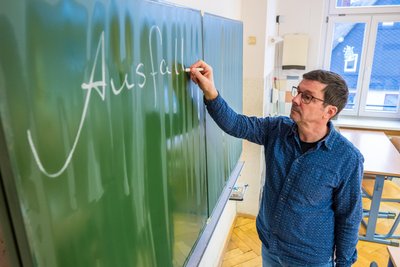 Schulleiter Steffen Wurm setzt seine Hoffnungen in die verstärkten Anstrengungen, Lehrer auszubilden und zu halten.