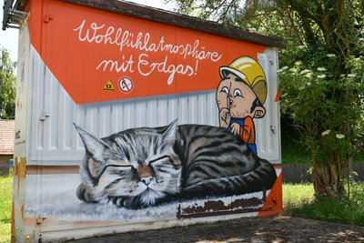 Hier mal ein Beispiel für ein legales Graffiti, an einer Gas-Station am Parkplatz unterhalb von Schloss Rochlitz.