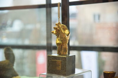 Auch die 1997 an die Sängerin verliehene Goldene Stimmgabel ist in der Vogtlandhalle zu sehen.
