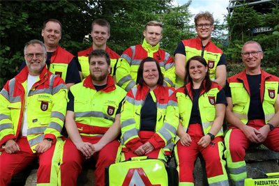 Einige Kameradinnen und Kameraden der Thumer First Responder, die alarmiert werden, wenn der Rettungsdienst nicht so schnell vor Ort sein kann.