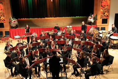 Das Sinfonische Blasorchester bei der Bläserweihnacht in Frankenberg.
