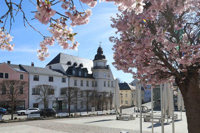 Nach Steuerrückzahlungen und wegen geringer werdender Steuereinnahmen kann man bei der Haushaltsplanung auch im Treuener Rathaus nicht mehr aus dem Vollen schöpfen.