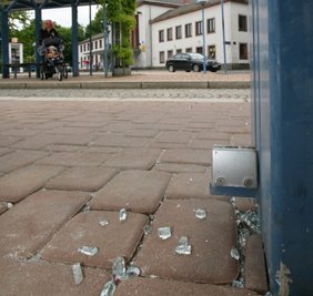 Scherben auf Bahnhohf