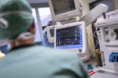 100 Milliarden Euro im Jahr nur für Krankenhausbehandlungen.
