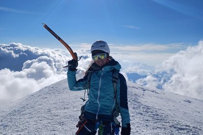 Matilda Hunger auf dem Gipfel des Mont Blanc.