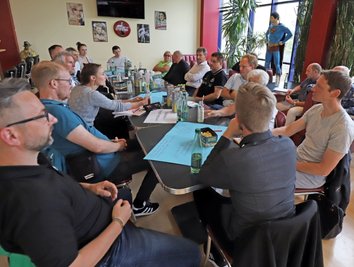 Dritter Bürgerdialog im Freiberger Kinopolis: An den Tischen wurde engagiert, aber sachorientiert diskutiert. 