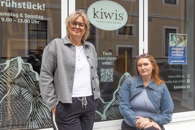 Das „Kiwis“ in Oberwiesenthal ist derzeit geschlossen. Antje Gahler und Luzie Baumann aus dem Marketingteam der Firma Elldus, zu der das Restaurant gehört, hoffen, dass das Restaurant bald wieder öffnen kann.