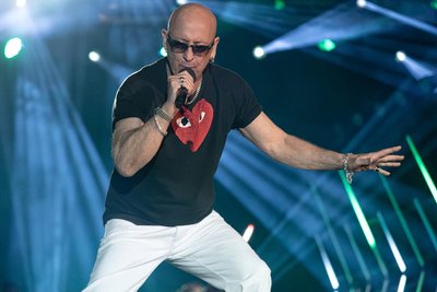 Beim MDR Jump-Osterfeuer traten Top-Stars wie Right Said Fred mit Sänger Richard Fairbrass auf.