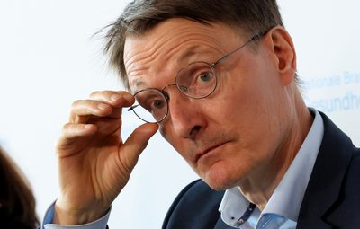 Karl Lauterbach (SPD), Bundesgesundheitsminister, spricht auf einer Pressekonferenz der Nationalen Branchenkonferenz Gesundheitswirtschaft.