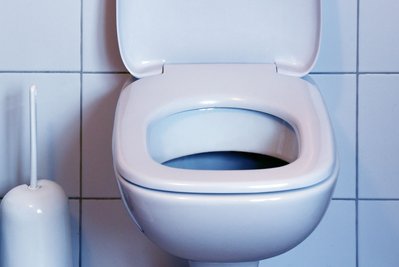 Tablettenreste in der Schüssel? Regelmäßige Rückstände können auf Probleme bei der Wirkstoffaufnahme hinweise