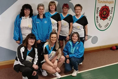 Staffelsieger: Marion Lingner, Grit Claus, Silke Kramer, Melanie Stein, Tamara Müller (h.) sowie Elke Kirsch, Diana Müller und Ute Wagenknecht (v.) vom TSV Penig freuen sich auf die Bezirksliga.