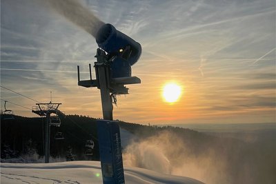 Die Schneekanonen in der Skiwelt sind seit ein paar Tagen in Betrieb.