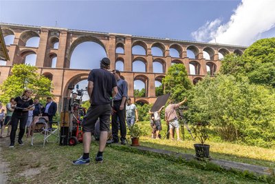 Die Dreharbeiten an der Göltzschtalbrücke für die neue ZDF-Serie sind gerade abgeschlossen.