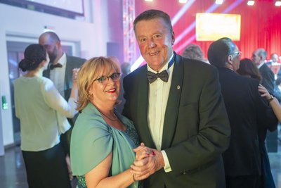 Auch Heinz-Peter Haustein und Claudia Kluge waren am Samstagabend Gast beim Opernball.