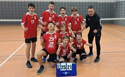 Das haben sich die Jungs vom VSV Fortuna Göltzschtal verdient: Die U 16 holte zur Bezirksmeisterschaft Silber. 