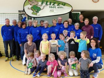 Sowohl die Niederlautersteiner Kinder als auch Candy Bauer sowie die Helfer vom ATSV Gebirge/Gelobtland hatten jede Menge Spaß beim Flizzy-Sportfest.