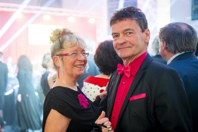 Jaqueline und Bernd Beyer aus Gelenau sind schon das 34. Mal beim Theaterball dabei.