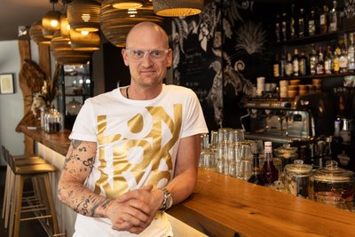 Marcel Reimann ist Küchenchef im Familienhotel Elldus-Resort, zu dem auch das „Kiwis“ im Zentrum des Kurorts gehört.