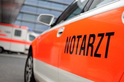 Der Notarzt musste im Vogtland in der Neujahrsnacht zu 61 Einsätzen fahren.