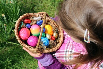 Mit Kunsthandwerk, regionalen Produkten und frühlingshaften Angeboten wird am Samstag zum „Osterzauber“ nach Schneeberg eingeladen.