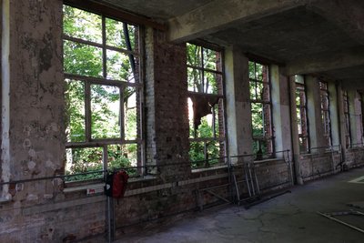 Der Poelzig-Bau stand Jahrzehnte lang leer. Heute sind dort moderne Wohnungen.