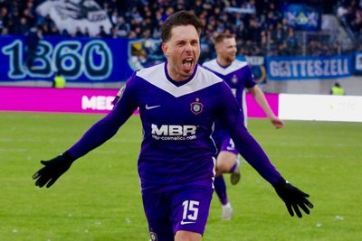 Marcel Bär bejubelt seinen Treffer zum 2:1.