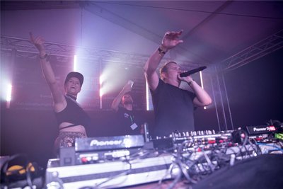 Die DJs ließen es am Freitagabend richtig krachen.