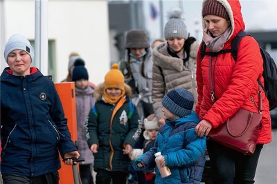 Tausende Menschen überqueren derzeit die Grenze der Ukraine, um in Polen und anderen Staaten Sicherheit zu finden. Auch der Vogtlandkreis will Geflüchtete aufnehmen. 