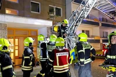 Die Feuerwehr war mit einer Drehleiter im Einsatz.
