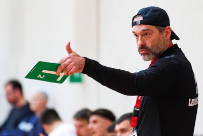 Einheit-Trainer Mario Schuldes rutscht mit seinem Team nach der Niederlage in Staßfurt auf Rang 14 ab.
