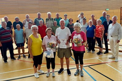 Gehören zu den „alten Eisen“ der Herzsportgruppe Stollberg: Leiterin Martina Gaede sowie die Teilnehmer Heidemarie Ehrentraut, Eckhard Scheibner und Beate Welzel (v. v. l.).