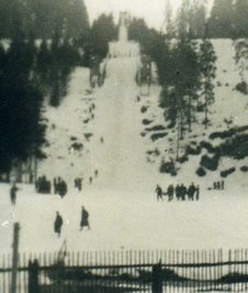 Dieses historische Bild soll die Auer Schanze zeigen. Foto: Archiv MirkoBurkhardt/skisprungschanzen.com