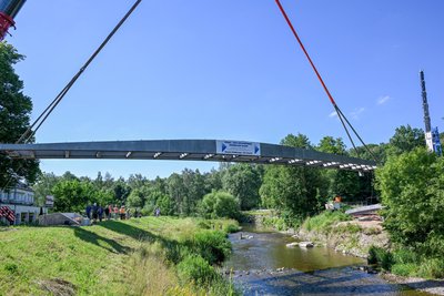 Für die Interventionsflächen, hier der Brückeneinhub im Flussbad Altchemnitz, stehen rund 58 Millionen Euro zur Verfügung.