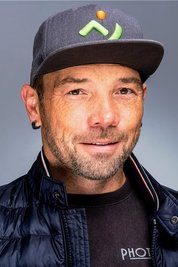 Ronny Küttner ist 45 und lebt mit seiner Familie in Annaberg. Der gelernte Kfz-Mechatroniker arbeitet seit 2018 hauptberuflich als Fotograf und betreibt ein Studio.