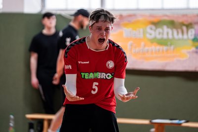 Emotionen pur nach einer umkämpften Partie: Freibergs Robert Schröder schreit seinen Frust heraus.