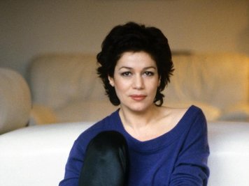             Hannelore Elsner (1983).