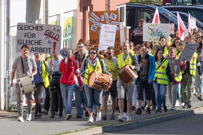 Im vergangenen Jahr haben auch Beschäftigte des Erzgebirgsklinikums für „gleiches Geld für gleiche Arbeit“ gestreikt.
