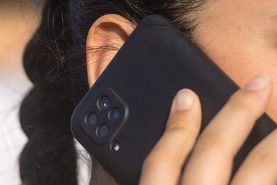 Wenn das eigene Handy klingelt, sich dann aber am anderen Ende niemand meldet, ist Vorsicht geboten.
