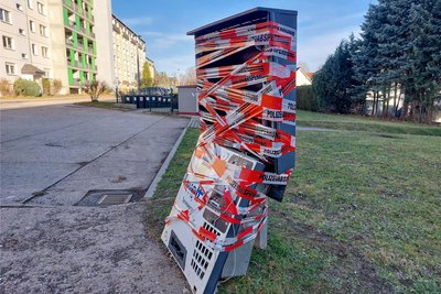 In der Nacht zum Sonntag wurde ein weiterer Zigarettenautomat in Freiberg gesprengt: Absicherung des Tatortes am Friedmar-Brendel-Weg.