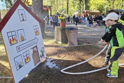Spiele der Feuerwehr zum Frühlingserwachen auf der Waldbühne in Augustusburg.