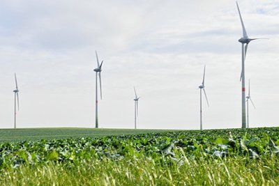 Die Windkraftanlagen auf der Schmohlhöhe stehen gut einem Monat still. 