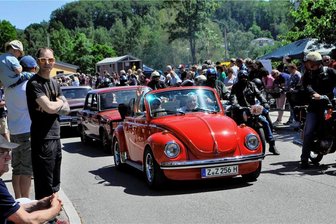 760 Oldtimer bei "Kirchberg Classics": Wunderschönes Wetter und gelungene Ausfahrt - Rund 760 Oldtimer rollten bei der "Kirchberg Classics" durch die Region. 