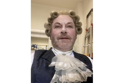 Jahr der Stimme 2025: Mathias Kunze aus Falkenau im Kostüm einer Aufführung des Wildschütz.