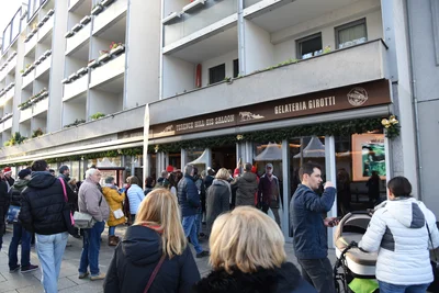 Die Filiale befindet sich an der Hauptstraße.