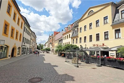 Die Petersstraße vor dem Ristorante „La Fontana" wurde am Montag Schauplatz eines dramatischen Geschehens.